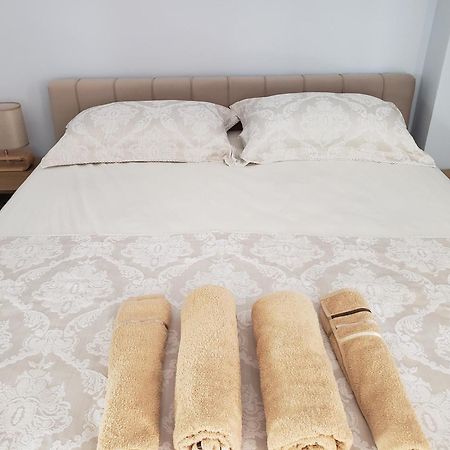 Leones Apartament ティラナ エクステリア 写真