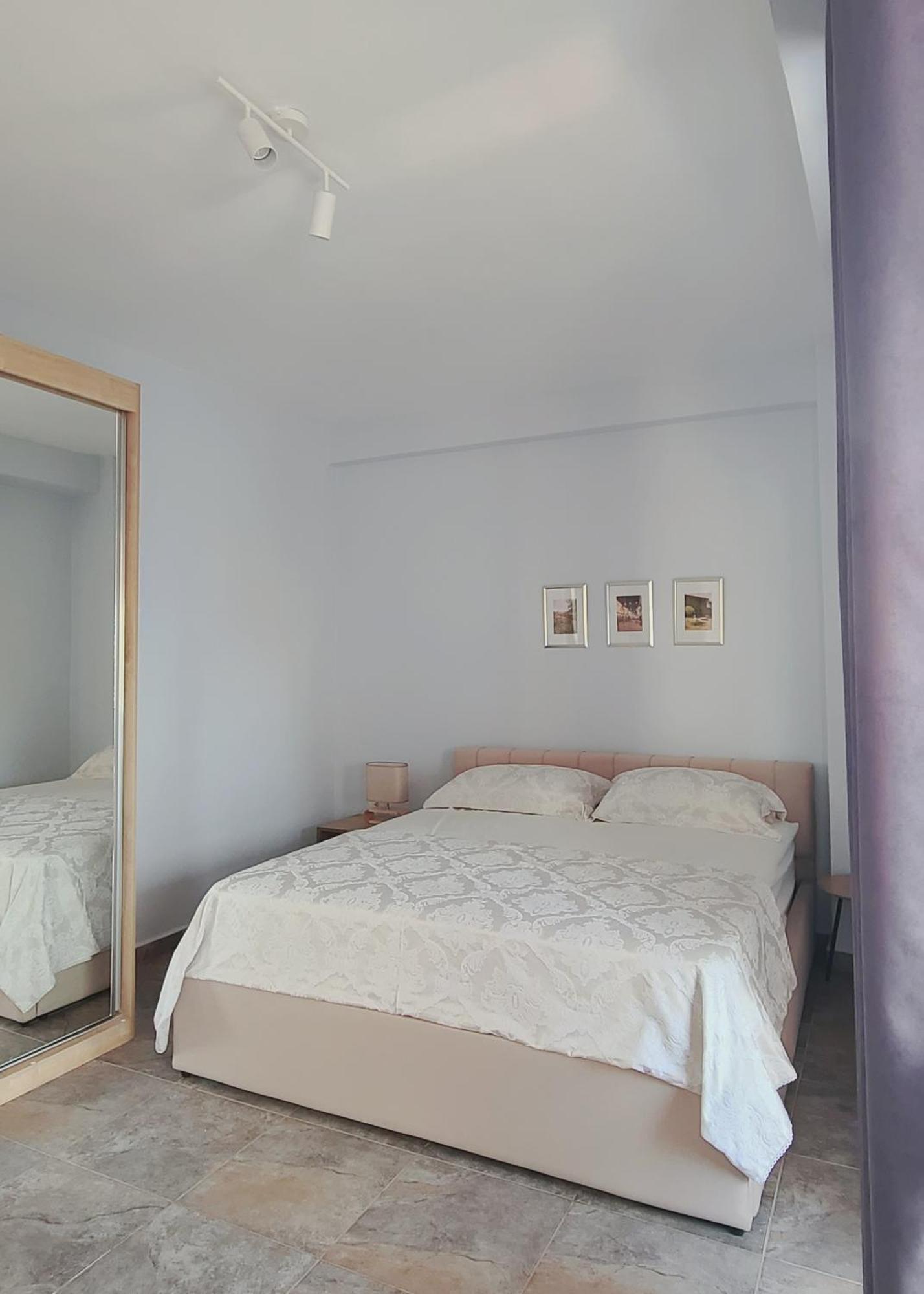 Leones Apartament ティラナ エクステリア 写真